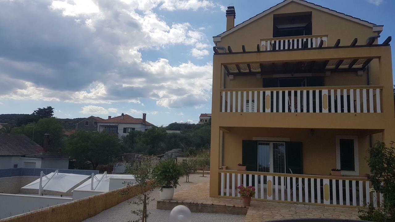 Apartment Azaleja Sali Zewnętrze zdjęcie