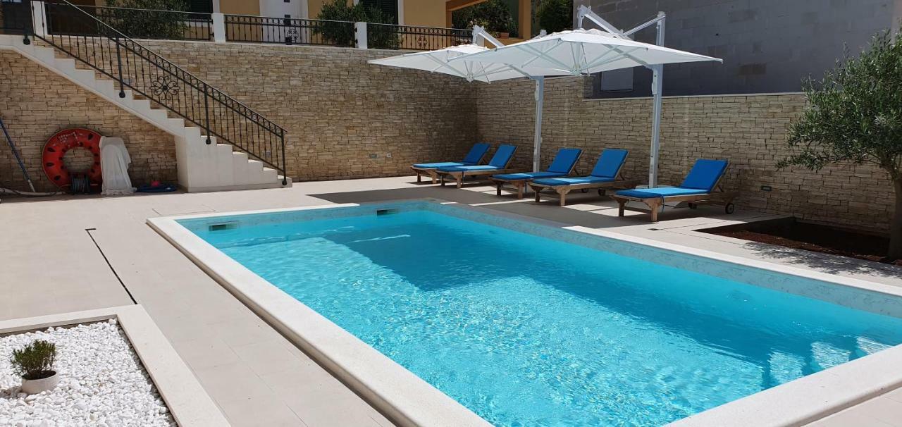 Apartment Azaleja Sali Zewnętrze zdjęcie
